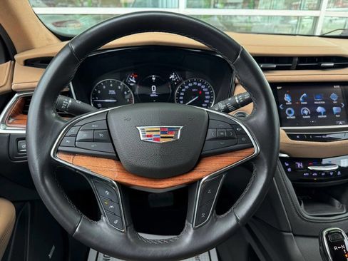 Used 2018 Cadillac XT5 Platinum w/ Driver Assist Package image 19