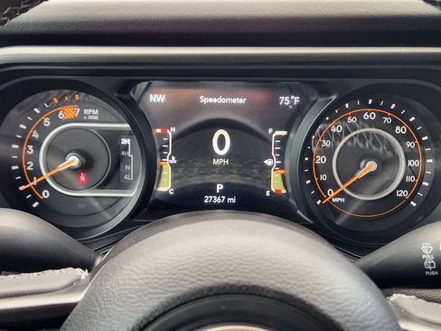 Used 2025 Jeep Wrangler Unlimited Rubicon AWD/4WD image 16