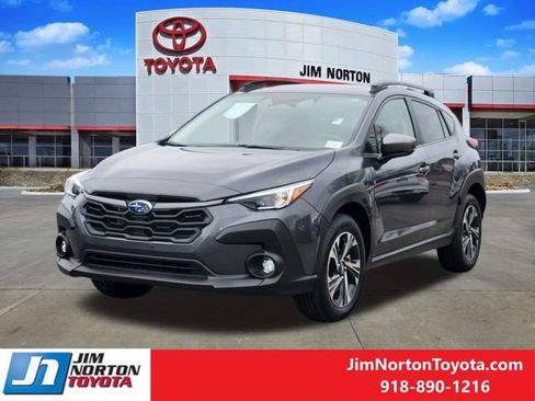 Used 2024 Subaru Crosstrek 2.0i Premium image 3