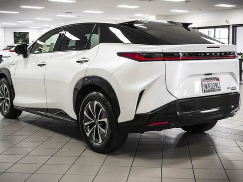 Certified 2023 Lexus RZ 450e Premium w/ Technology Package AWD/4WD image 8