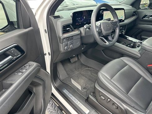 Used 2025 Chevrolet Tahoe Z71 AWD/4WD image 6