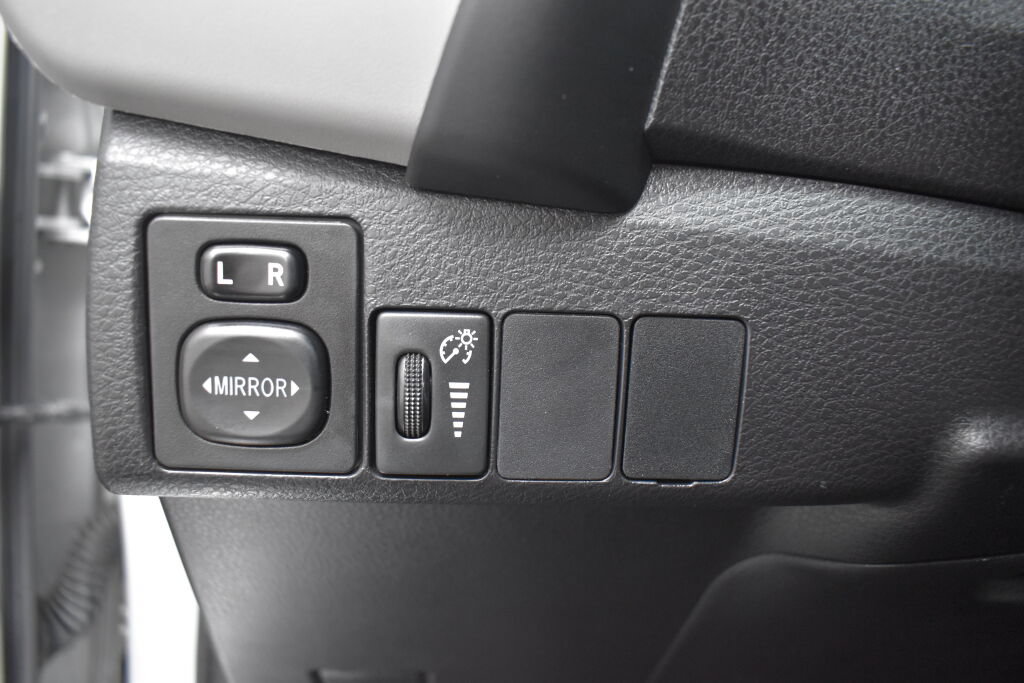 Used 2017 Toyota Corolla LE FWD image 15