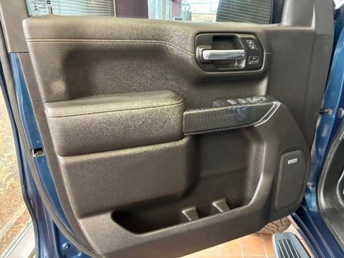 Used 2019 GMC Sierra 1500 AT4 w/ Off Road Performance Package image 14