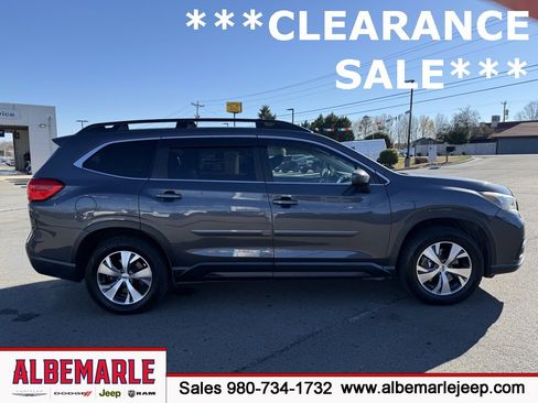Used 2019 Subaru Ascent Premium image 2