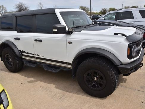 Used 2023 Ford Bronco Wildtrak image 5
