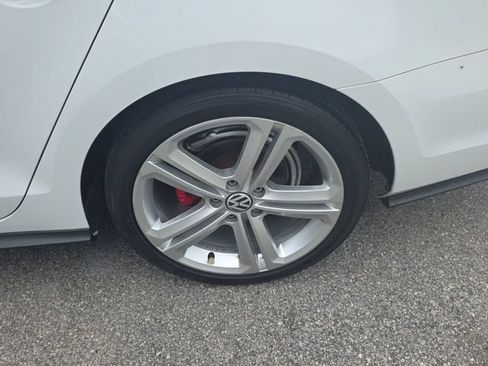 Used 2017 Volkswagen Jetta GLI FWD image 34