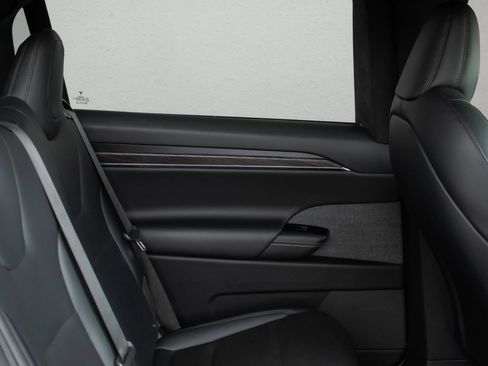 Used 2022 Tesla Model X AWD/4WD image 29