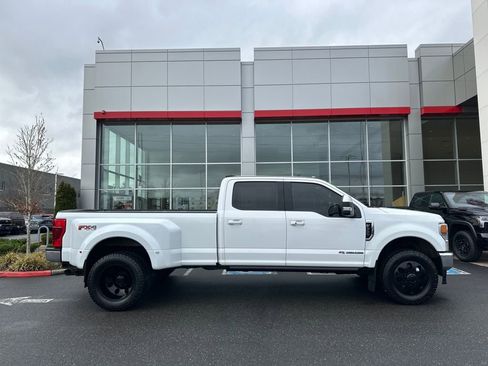 Used 2022 Ford F350 Lariat w/ Lariat Ultimate Package image 2