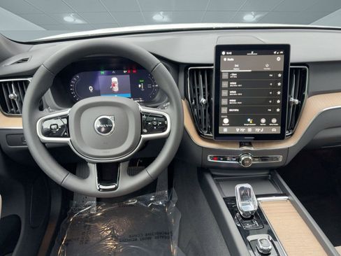 New 2026 Volvo XC60 T8 Plus w/ Protection Package Premier image 28