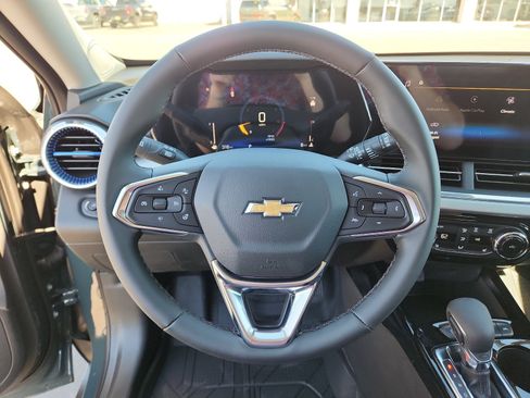 New 2026 Chevrolet Trax LT w/ Driver Confidence Package image 18