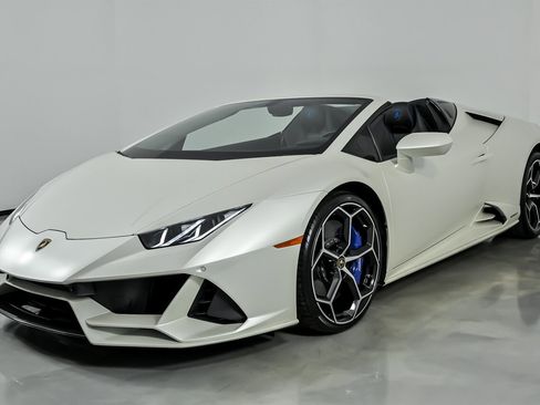 Used 2020 Lamborghini Huracan EVO image 6