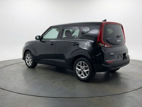 Used 2025 Kia Soul LX w/ LX Technology Package FWD image 6