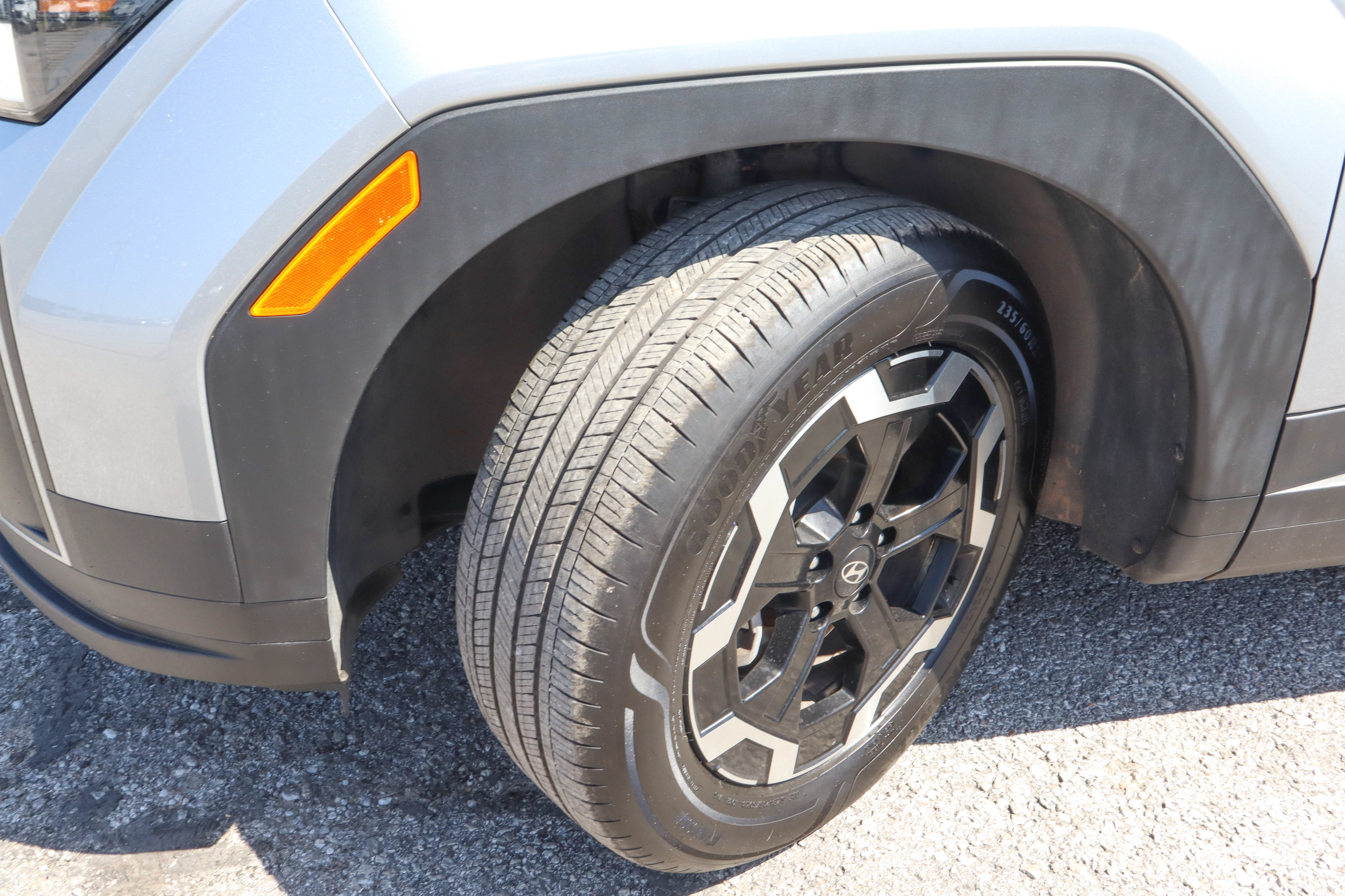 Used 2025 Hyundai Santa Fe SEL FWD image 16