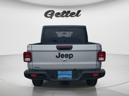 Used 2023 Jeep Gladiator Sport AWD/4WD image 6