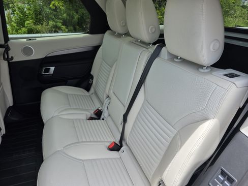 New 2026 Land Rover Discovery Dynamic SE AWD/4WD image 13