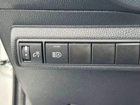 Used 2022 Toyota Corolla LE FWD image 19