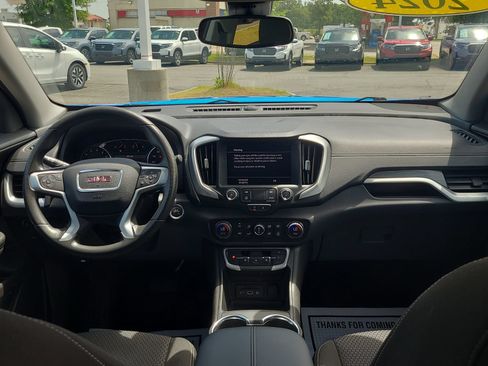 Used 2024 GMC Terrain SLE w/ Driver Convenience Package FWD image 20