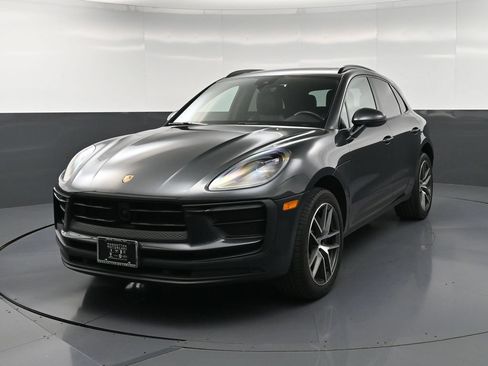 Certified 2023 Porsche Macan Turbo AWD/4WD image 1