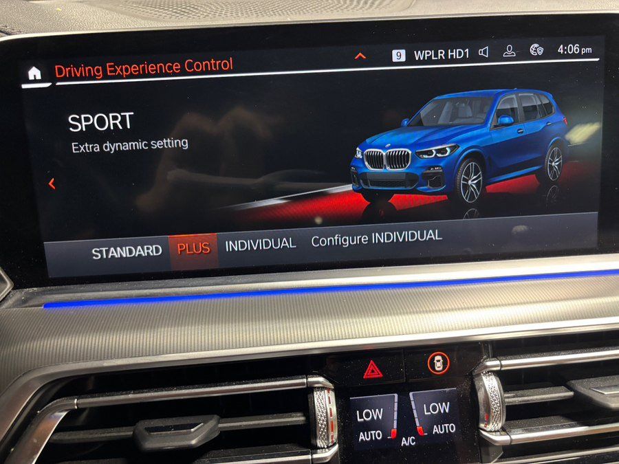 Used 2022 BMW X5 xDrive40i w/ M Sport Package AWD/4WD image 24