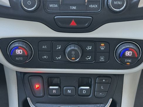 Used 2018 GMC Terrain Denali w/ Comfort Package image 11