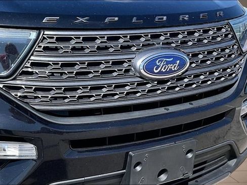 Used 2021 Ford Explorer XLT w/ Equipment Group 202A AWD/4WD image 29