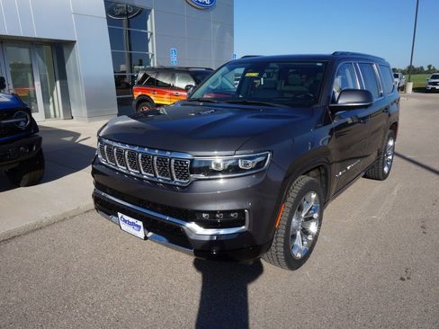 Used 2022 Jeep Grand Wagoneer Series II w/ Premium Group II image 8