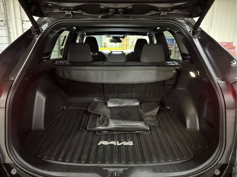 Certified 2024 Toyota RAV4 SE w/ Convenience Package AWD/4WD image 6