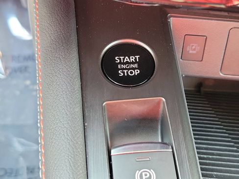 Certified 2025 Nissan Kicks SR FWD image 38