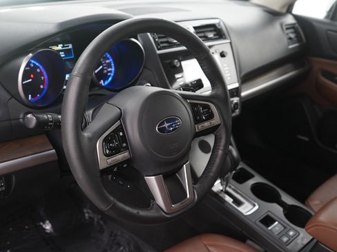 Used 2017 Subaru Outback 2.5i Touring w/ Popular Package #5A image 21