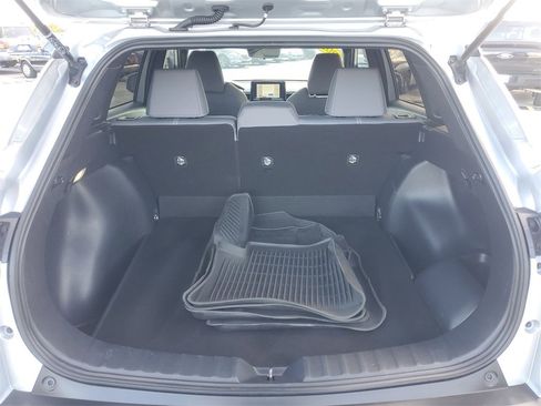 Used 2024 Toyota Corolla Cross SE image 8