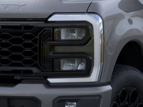 New 2026 Ford F250 Lariat w/ Black Appearance Package image 18