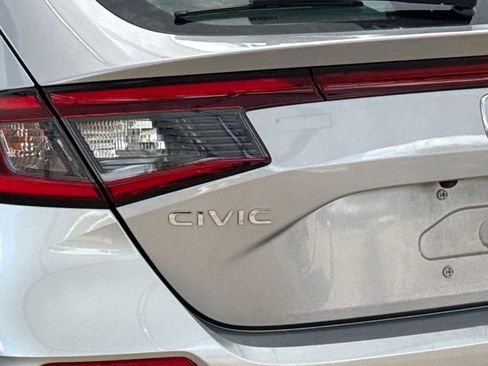 Used 2022 Honda Civic LX image 8