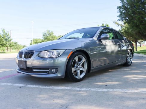 Used 2011 BMW 335i Coupe w/ Premium Pkg RWD image 3