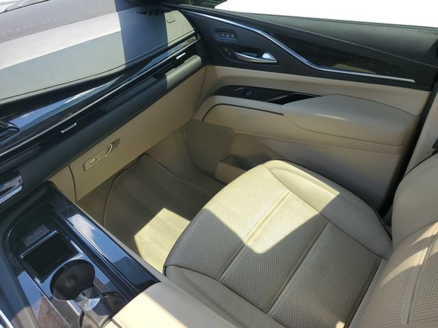 Used 2021 Cadillac Escalade Premium Luxury AWD/4WD image 30