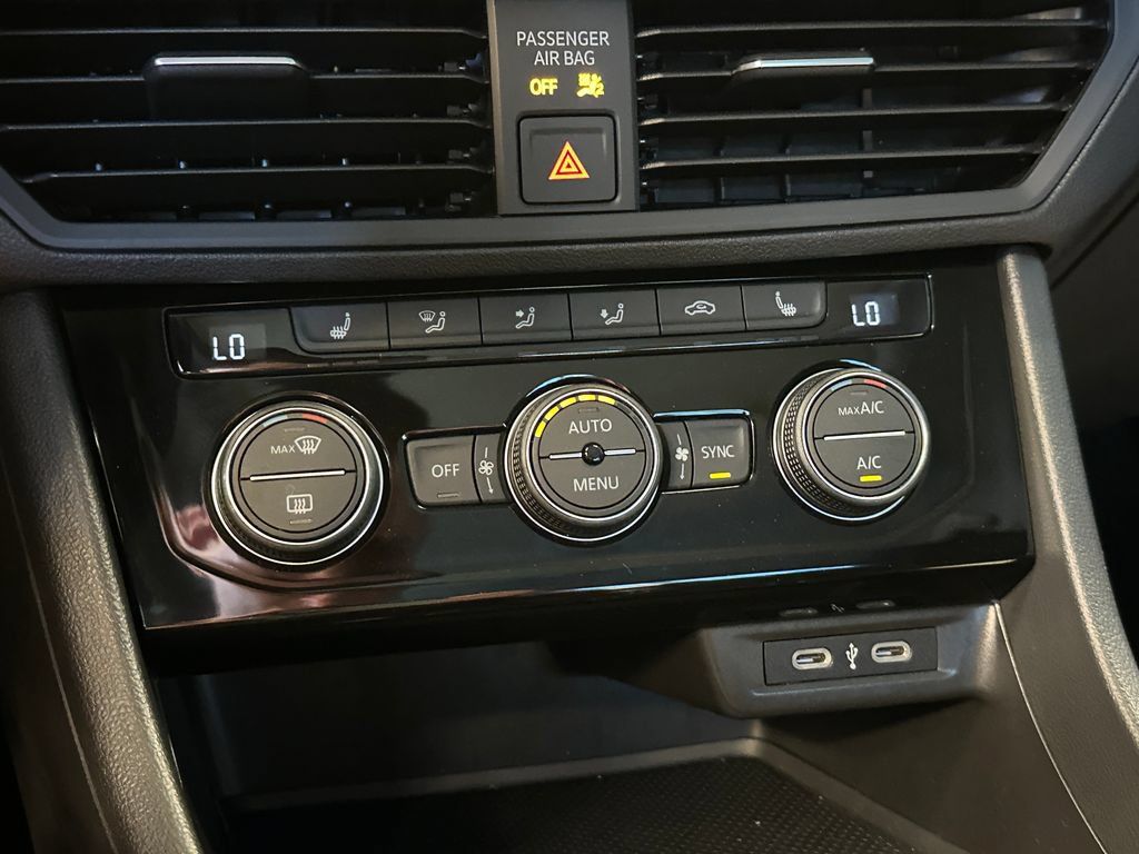 Used 2023 Volkswagen Jetta SE FWD image 15