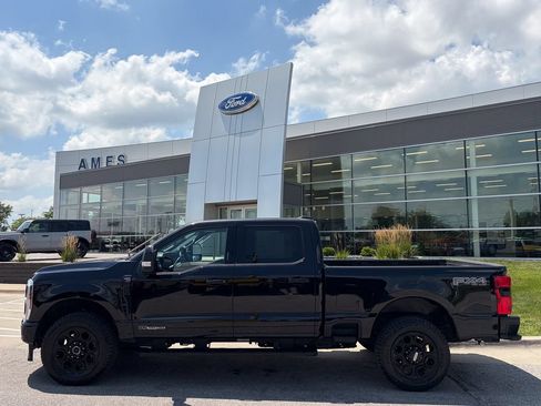 Certified 2024 Ford F250 Lariat w/ Lariat Ultimate Package AWD/4WD image 3