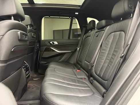 Used 2019 BMW X5 xDrive40i AWD/4WD image 16