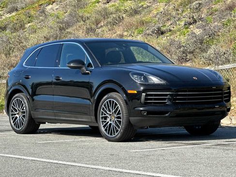 Certified 2021 Porsche Cayenne image 10