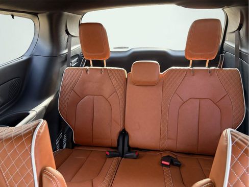 New 2026 Chrysler Pacifica Pinnacle image 21