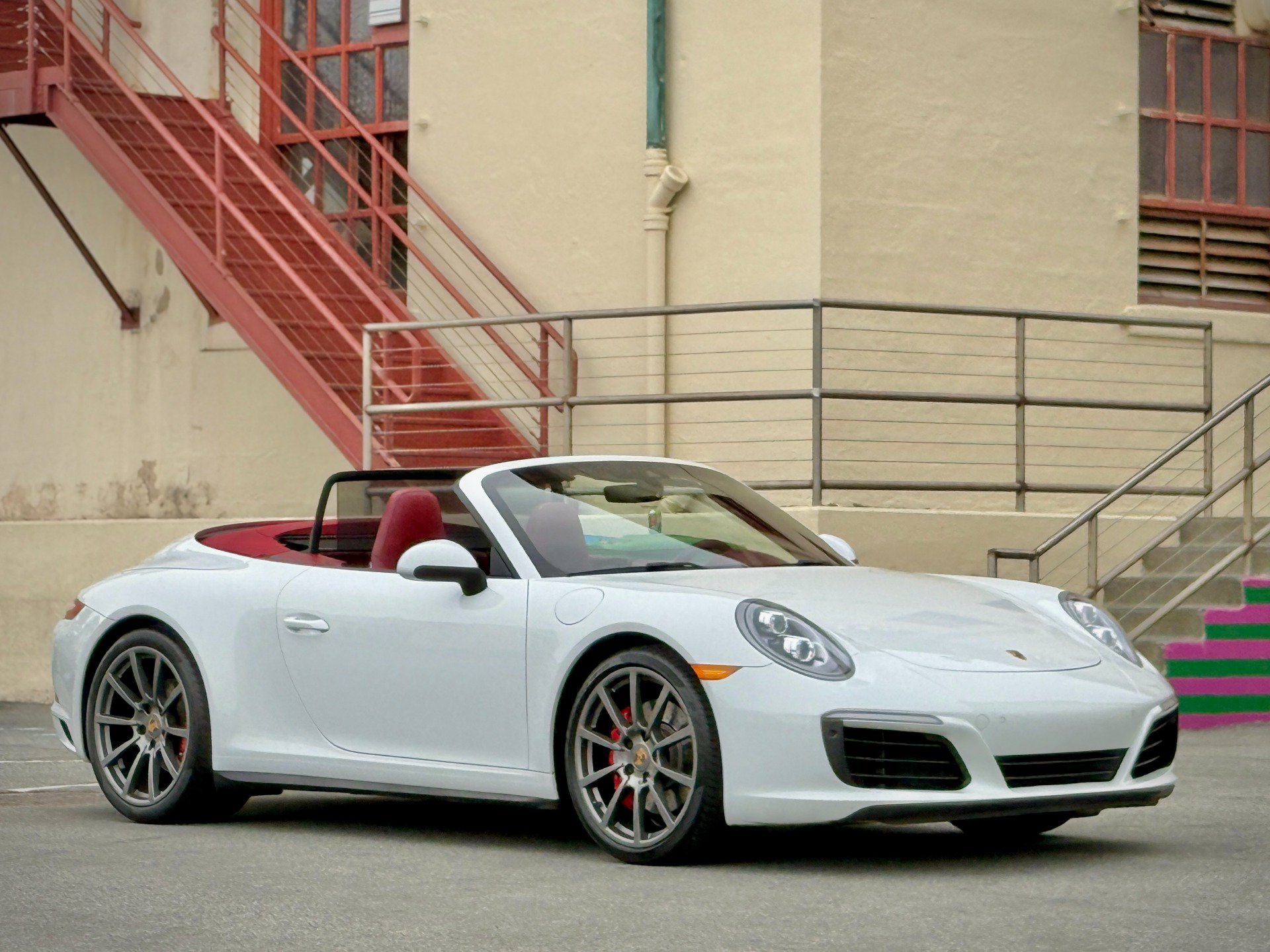 Used 2019 Porsche 911 Carrera 4S AWD/4WD image 5