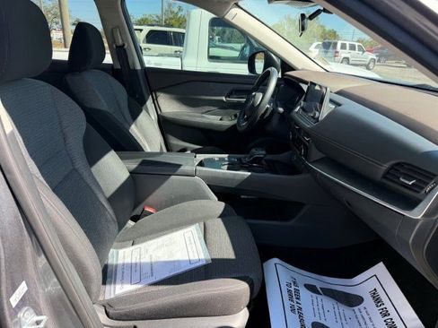 Used 2021 Nissan Rogue S image 11