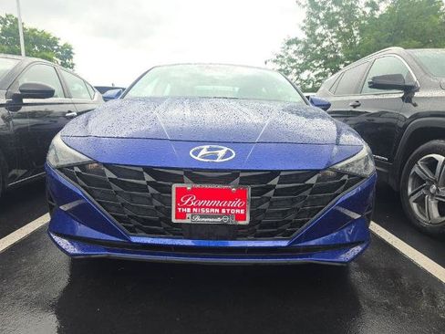 Used 2022 Hyundai Elantra SEL w/ Convenience Package FWD image 2