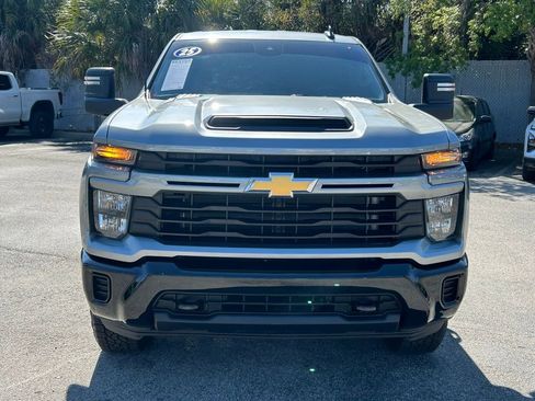 Used 2025 Chevrolet Silverado 2500 Custom w/ Custom Convenience Package image 3