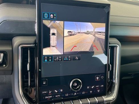 New 2026 GMC Yukon Denali w/ Advanced Technology Package image 9