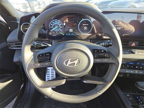 New 2025 Hyundai Elantra SEL image 22