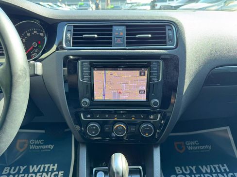 Used 2017 Volkswagen Jetta SEL image 25