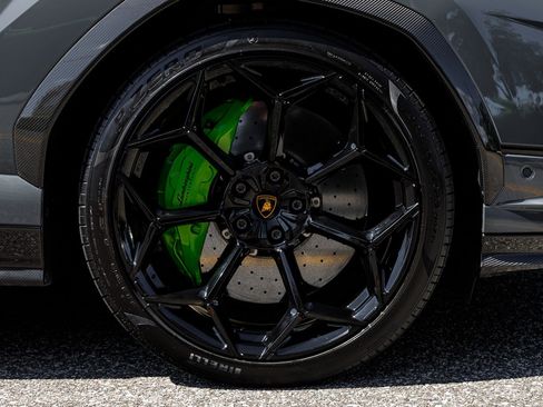 Used 2023 Lamborghini Urus Performante AWD/4WD image 18