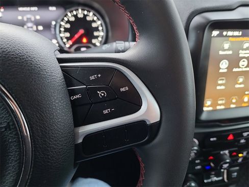 Used 2023 Jeep Renegade Trailhawk image 27