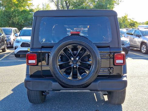 Used 2022 Jeep Wrangler Unlimited Sport image 5