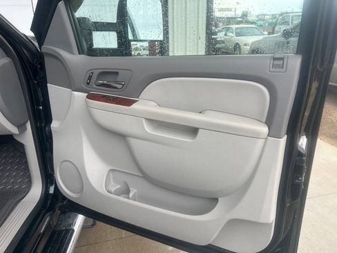 Used 2011 Chevrolet Silverado 3500 LTZ image 19